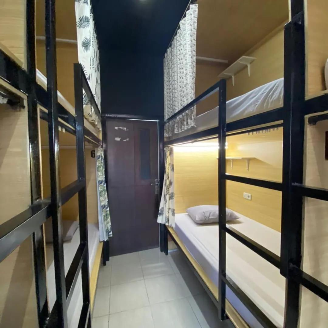 Innbox Hostel Sorong Buitenkant foto