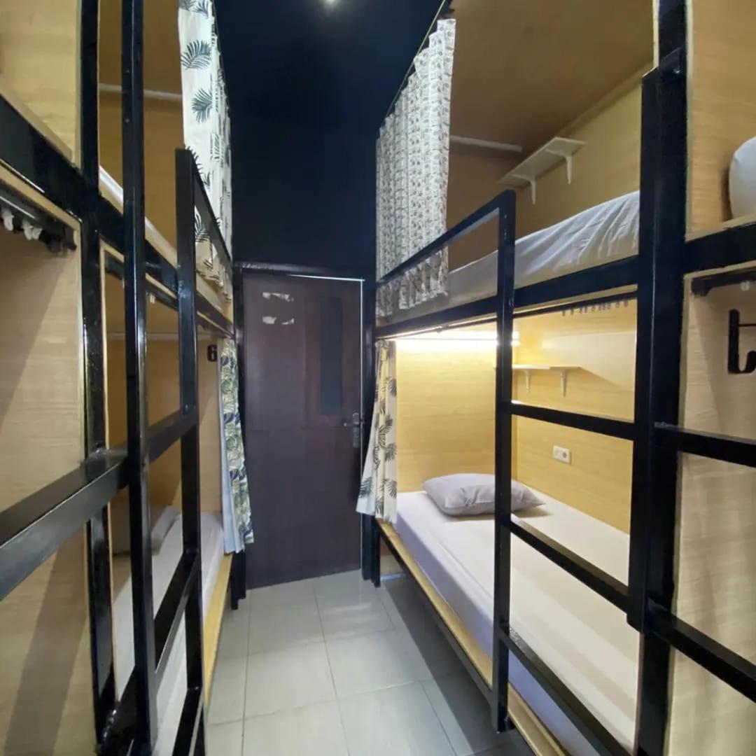 Innbox Hostel Sorong Buitenkant foto