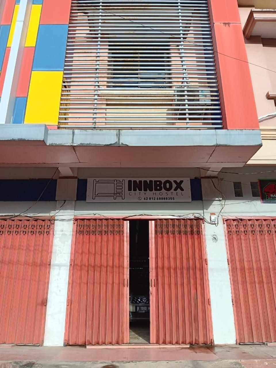 Innbox Hostel Sorong Buitenkant foto