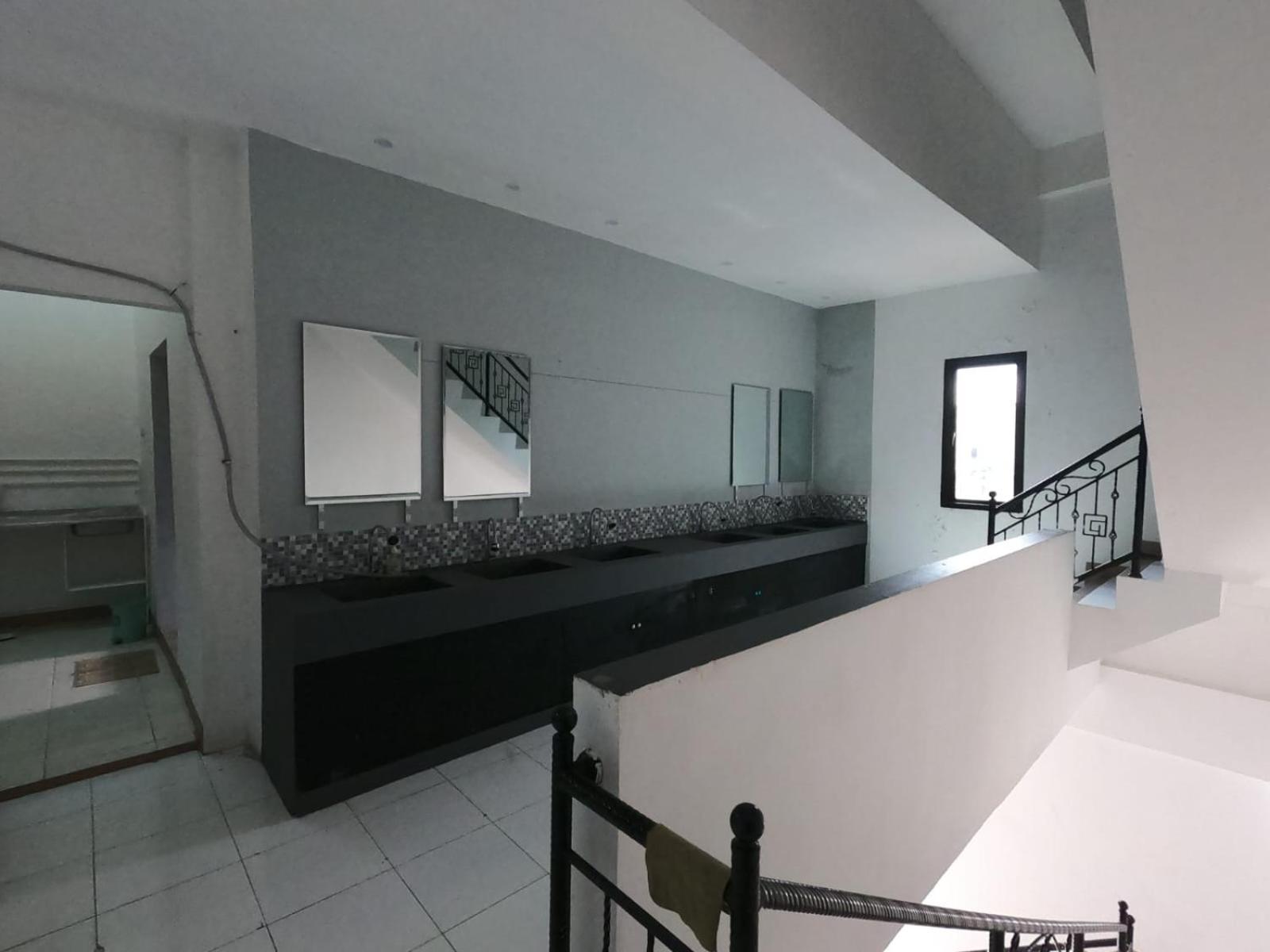 Innbox Hostel Sorong Buitenkant foto